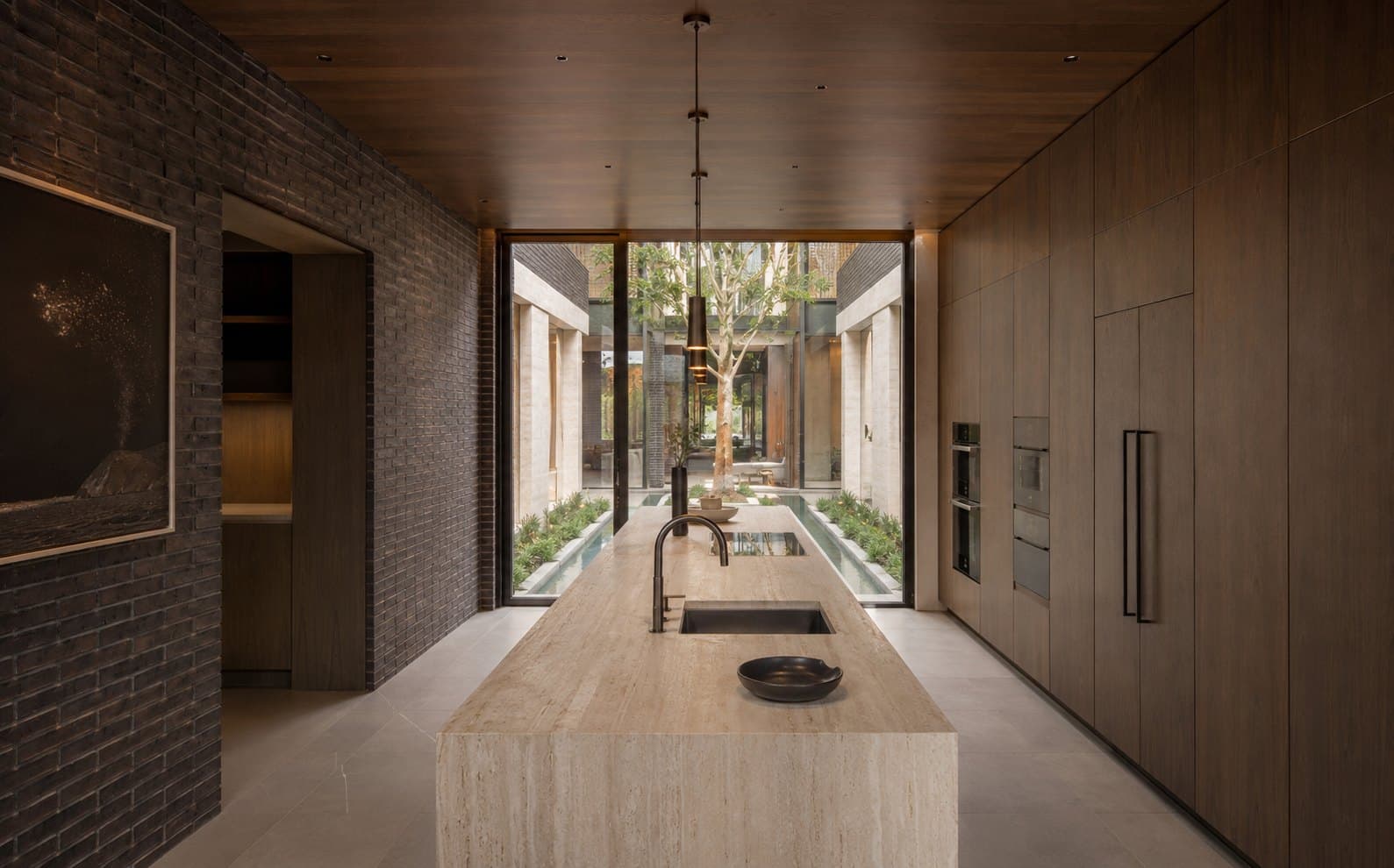 Courtyard House — image 1
